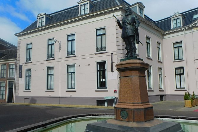 e-Scavenger hunt Leeuwarden: Explore the city at your own pace - The Best Fit: Who Should Book This Game?