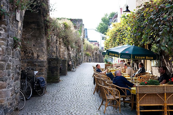 e-Scavenger hunt Maastricht: Explore the city at your own pace - Practical walking and timing tips for the 3-hour loop