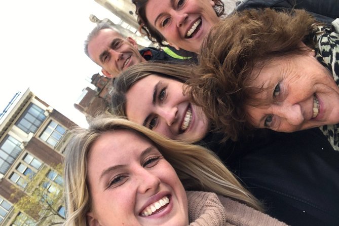 e-Scavenger hunt Middelburg: Explore the city at your own pace - The app experience: languages, mobile ticket, and what you should bring