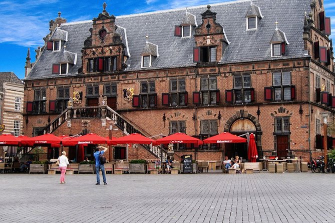 e-Scavenger hunt Nijmegen: Explore the city at your own pace - Stop-by-stop: Marienburgkapel, Valkhof, museums, and the Waalbrug loop