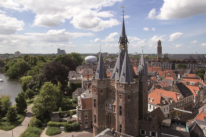 e-Scavenger hunt Zwolle: Explore the city at your own pace - Team format: how to make it work for families and larger groups