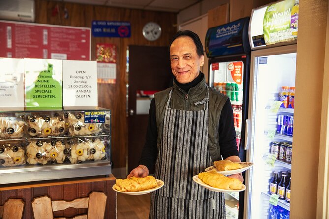 Eating Amsterdam: Albert Cuyp Market & The Pijp Food Tour - Stop 2, Johan Kaas at Albert Cuyp Market and How to Taste Gouda