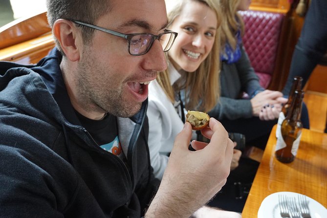 Eating Amsterdam: Food Tour & Canals Cruise - Vintage boat time on Herengracht, what you should expect