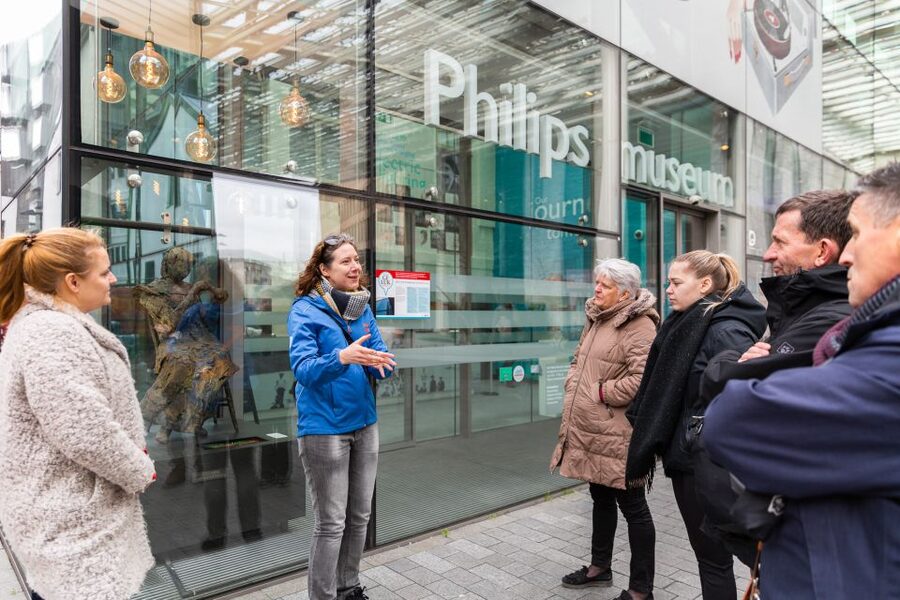Eindhoven: City Center Walking Tour - Philips’ early lightbulb story: the maker culture behind the photos