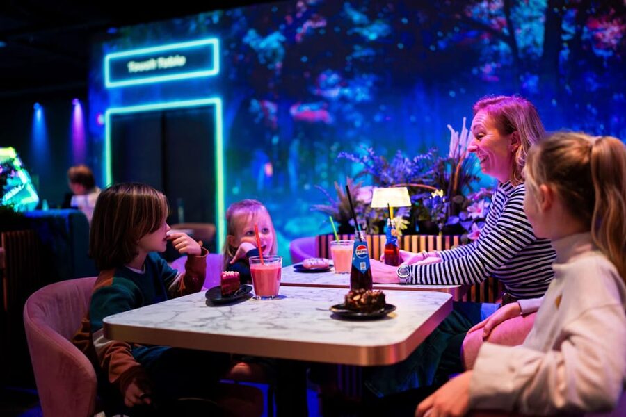 Eindhoven: Motion Experience Light Art Playground Ticket - Who Motion Imagination Experience is best for