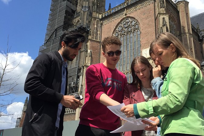 Exciting Murder Mystery - Interactive city walk in Arnhem - How the game works: map, pictures, and clue selfies