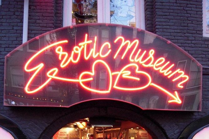 Exclusive small-group Amsterdam Red Light District tour - Pub The Ape (Int Aepjen): why one surviving wooden building matters