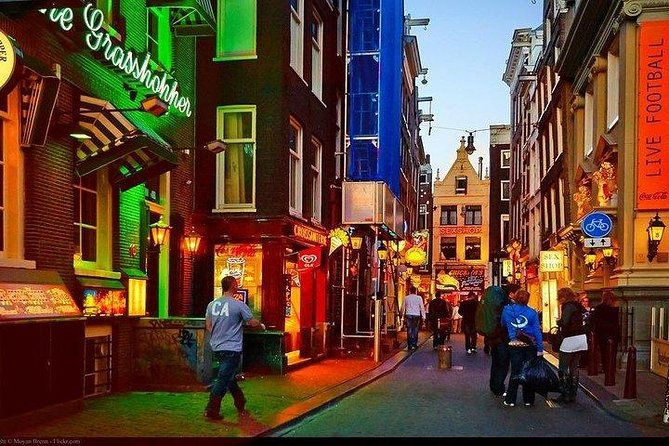 Exclusive small-group Amsterdam Red Light District tour - Getting to Geldersekade 2HS and making this fit your day
