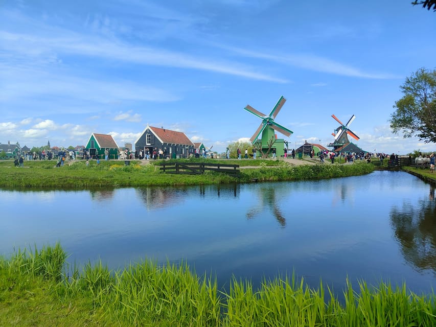 Excursion from Amsterdam to the windmills of Zaanse Schans - From Central Station to Zaanse Schans in North Holland