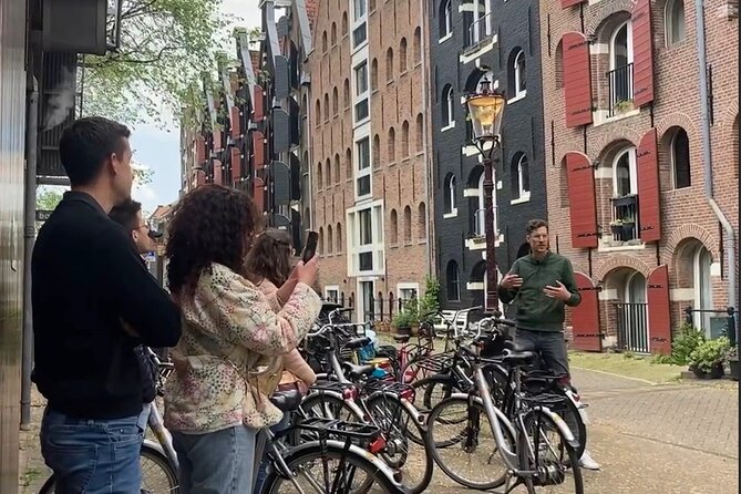 Explore Amsterdam by Bike in the Company of a French Local Guide - Key highlights at a glance