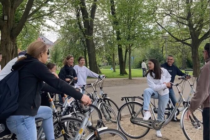 Explore Amsterdam by Bike in the Company of a French Local Guide - Price and value: what $42.69 buys you in real terms