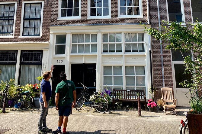Explore hidden streets with friends - Should you book this Amsterdam hidden streets walk?