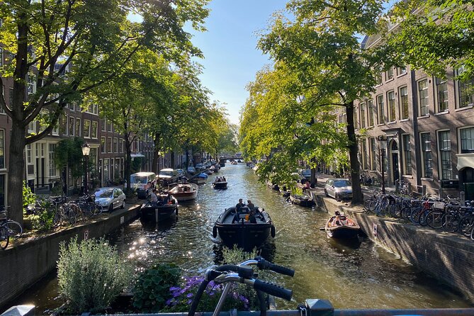Explore hidden streets with friends - Private Tour - Starting at Beursplein: Easy to Find, Smart to Begin