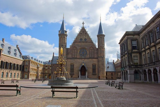 Food Walking Tour of The Hague - by Bites & Stories - Noordeinde Palace in 10 minutes, with royal-life context