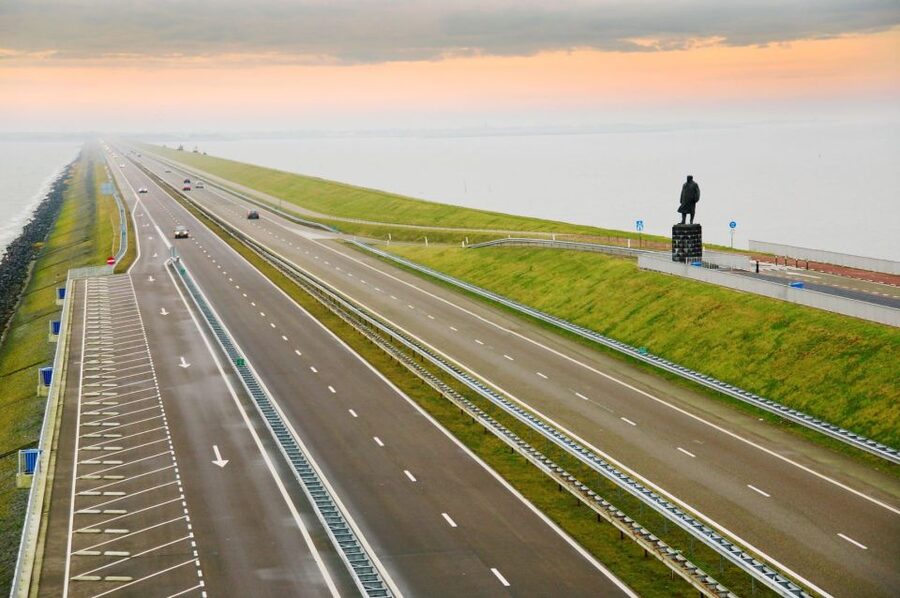 From Amsterdam: 4 Provinces Highlights Van Tour - A small-group route that strings together four provinces