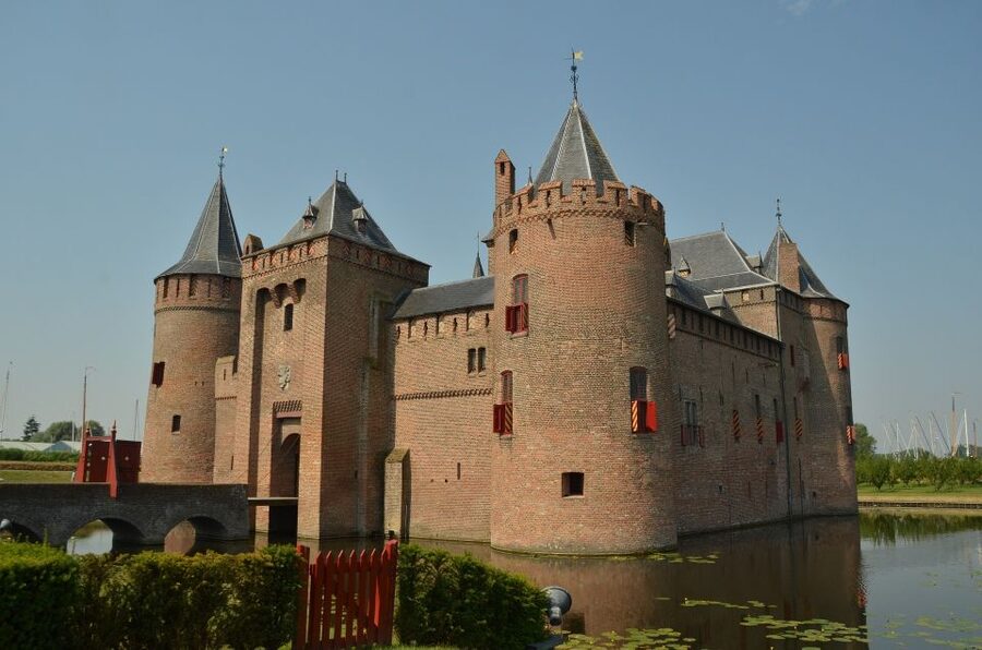 From Amsterdam: Amsterdam Castle Muiderslot Private Tour - Muiderslot Castle: 13th-century rooms you can actually walk through