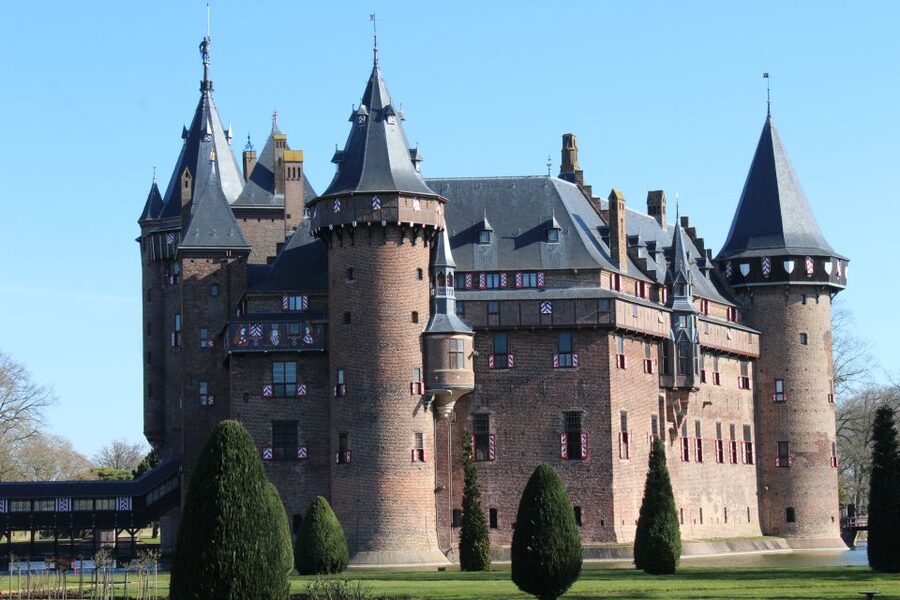 From Amsterdam: Castle De Haar Guided Tour - The 45-Minute Van Ride: Use It for Questions and Context