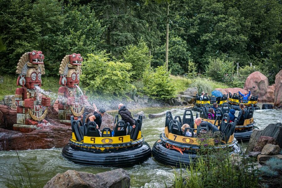 From Amsterdam: Day Trip to Efteling Theme Park with Ticket - The park’s size makes timing matter more than you think