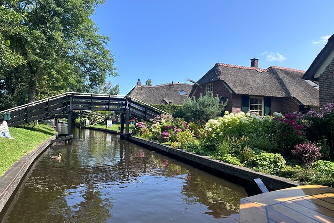 From Amsterdam: Giethoorn Day Trip with Canal & Village Tour - Why Giethoorn feels different than a typical day trip