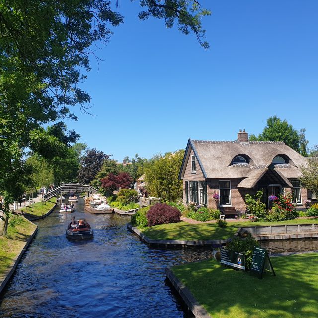 From Amsterdam: Giethoorn Day Trip with Small Electric Boat - Free Time in Giethoorn: Walk, Browse, or Use the Cycling Path