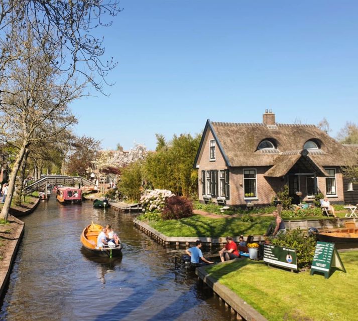 From Amsterdam: Giethoorn Day Trip with Small Electric Boat - Guides Can Turn a Pretty Place Into a Story You Remember