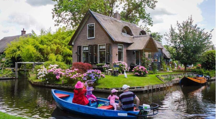 From Amsterdam: Giethoorn Guided Day Trip with Canal Cruise - Key highlights to know before you go