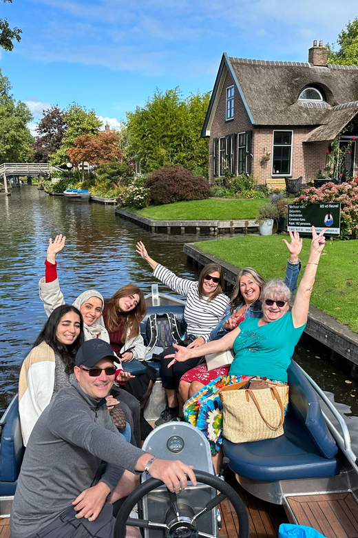 From Amsterdam: Giethoorn Small Group Tour with Boat Ride - The Canal Boat Ride: The Best Views, Done at the Right Moment
