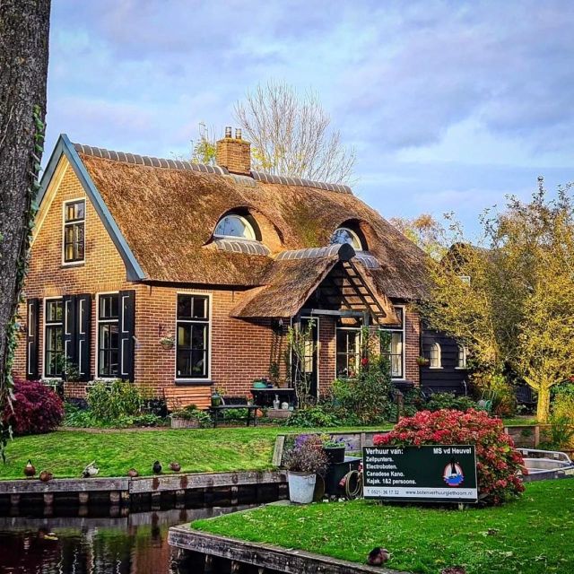From Amsterdam: Giethoorn & Zaanse Schans Tour w/ Small Boat - The value of combining Zaanse Schans and Giethoorn in one day