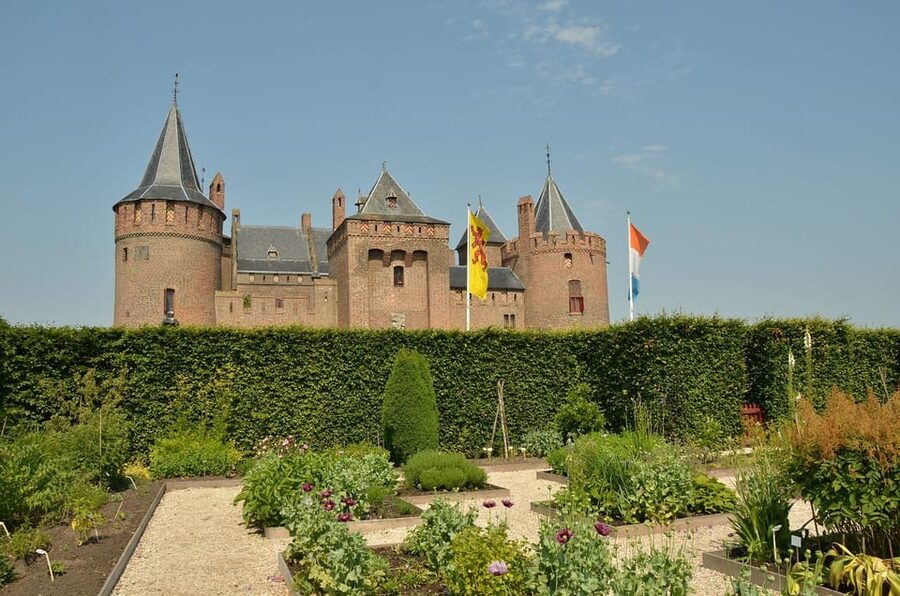 From Amsterdam: Muiderslot and De Haar Castle Tour - Should you book this Amsterdam to Muiderslot and De Haar tour?