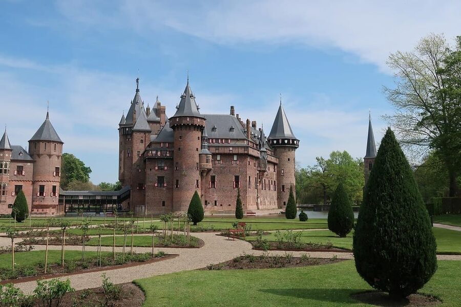 From Amsterdam: Muiderslot and De Haar Castle Tour - Getting there in comfort: pickup, drive, and what matters for timing