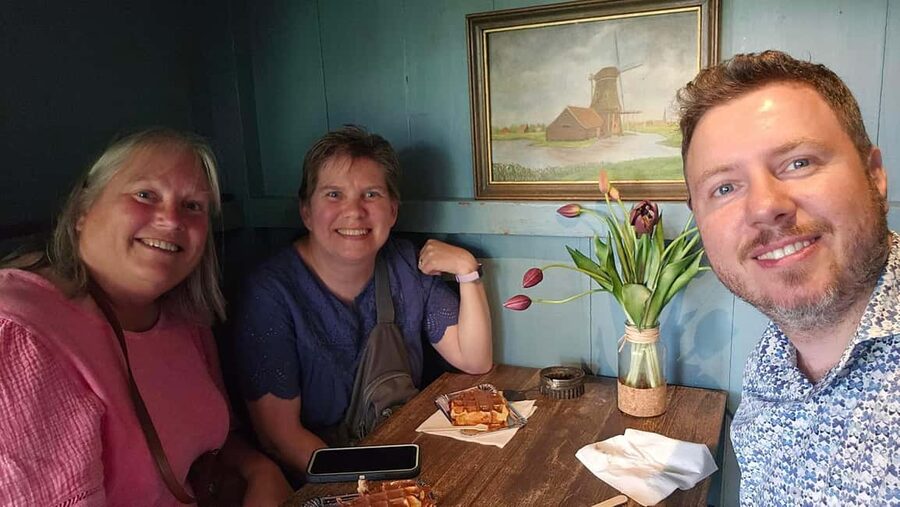 From Amsterdam, Private tour in Tesla, Windmills & Volendam. - Your English and Arabic host, and why conversation changes the day