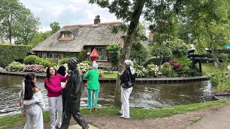 From Amsterdam to Giethoorn Day Trip - Exploring Giethoorn on Your Own: Walkways, Bikes, and Meal Time