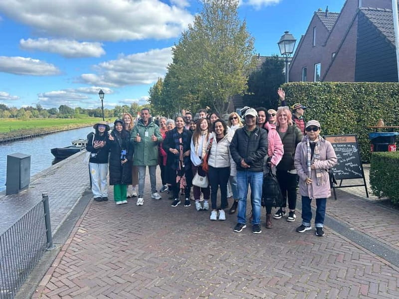 From Amsterdam to Giethoorn Day Trip - The 1-Hour Canal Boat Tour: Your Best Photo and Story Time
