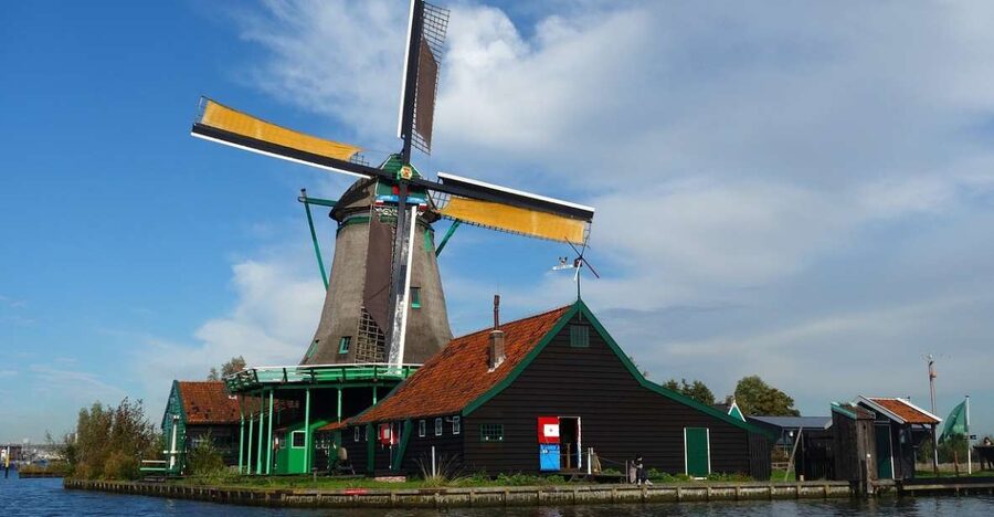 From Amsterdam: Windmills, Volendam, & Marken Private Tour - What to buy, where to shop, and what to snack on