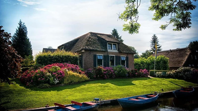 From Amsterdam: Zaanse Schans and Giethoorn Countryside Trip - Katwoude cheese tasting: a short stop that adds real flavor