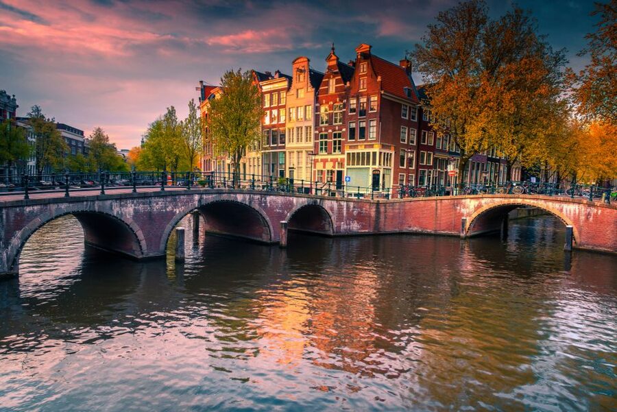 From Brussels: Day Trip to Amsterdam with Canal Boat Cruise - Canal Cruise Time: 1 Hour of Bridges and the Best Seats