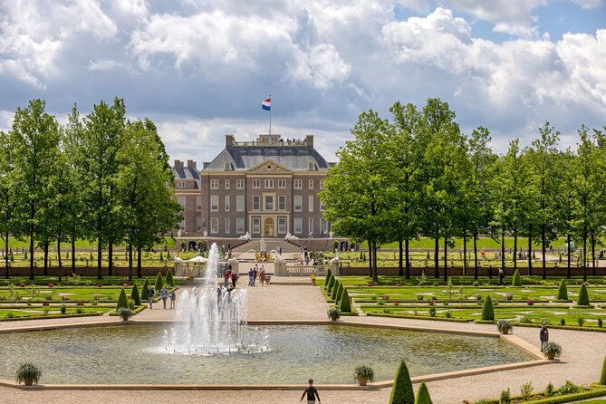 Full-Day Private Historic Royal Tour around Palaces and Castles - Paleis Het Loo: the royal anchor with gardens and royal vehicles