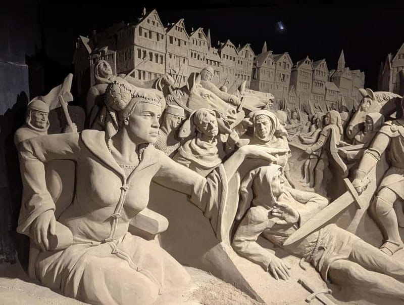 Garderen: Sandsculpture Exhibition Entry Ticket - De Beeldentuin in Garderen, where Amsterdam becomes sand