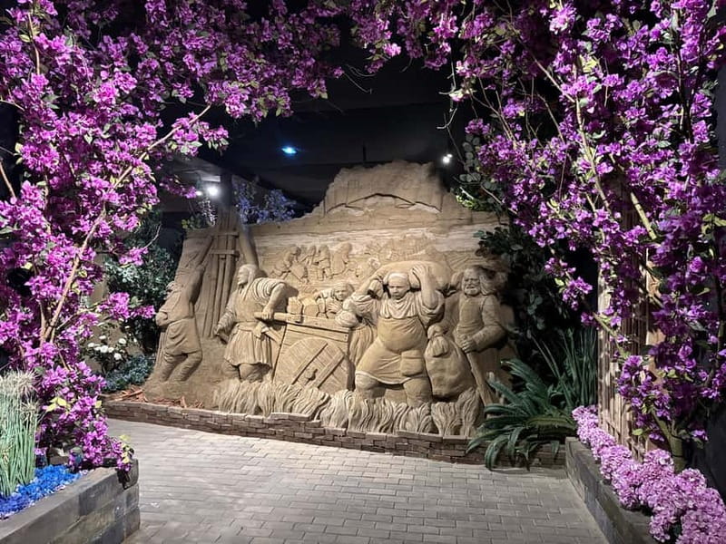 Garderen: Sandsculpture Exhibition Entry Ticket - What you will actually see up close, landmarks and everyday moments