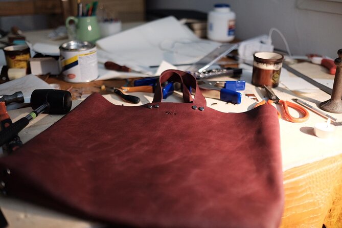 Genuine Leather Tote Bag Workshop in Leiden - Pick Your Leather from the Leather Market, Including Vegan Option