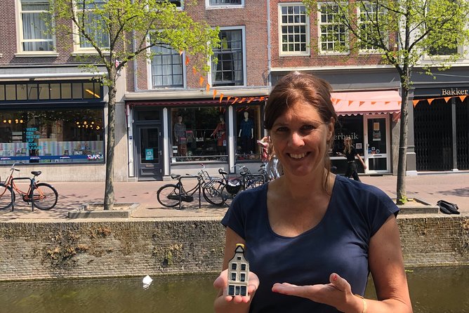 Get the best out of Delft by creating memories during our private walking tour! - Coffee or tea included, a smart start for a 2.5-hour walk