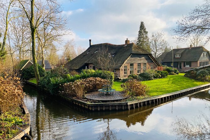 Giethoorn and Zaanse Schans Day Tour Small Group Incl. Boat Ride - The diamond tour and the Royal Lady stone