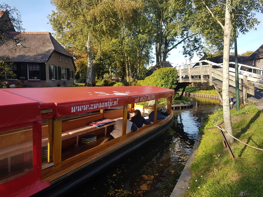Giethoorn: Canal cruise Giethoorn village and lake - Who this Giethoorn canal cruise suits best
