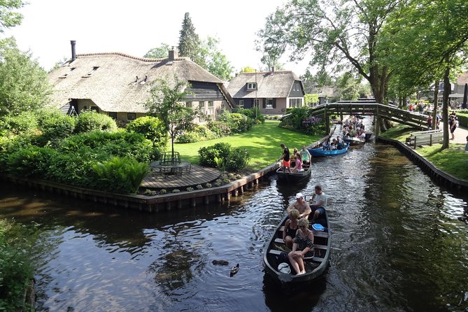 Giethoorn Day Tour from Amsterdam with Small Boat Ride - After the cruise: free time for paths, houses, and souvenir browsing
