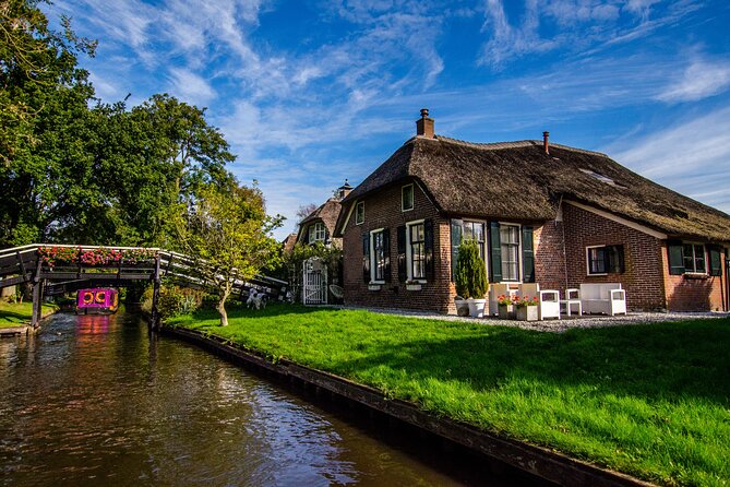 Giethoorn: Highlights Canal Cruise and Sightseeing Village - Doopsgezinde Gemeente (Vermaning): A Quiet Mennonite Pause on the Binnenpad