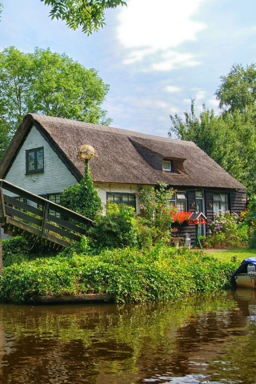 Giethoorn: Private Day Trip with Boat Tour from Amsterdam - What to Pack and How to Plan for a Smooth Giethoorn Day