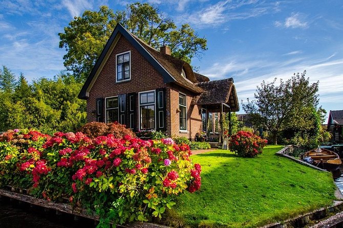 Giethoorn Private Tour & Boat Trip - How the Mercedes Pickup Changes Your Day (and Your Stress Level)