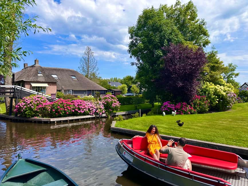 Giethoorn: Round trip from Amsterdam optional guided cruise - Practical packing and day-of tips