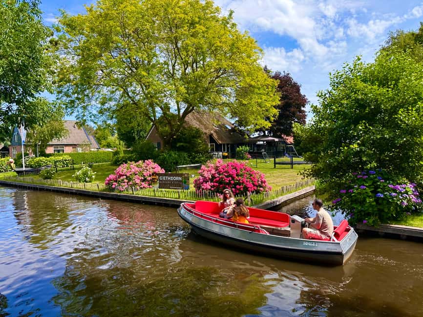 Giethoorn: Round trip from Amsterdam optional guided cruise - Optional 1-hour guided canal cruise: the best add-on for context