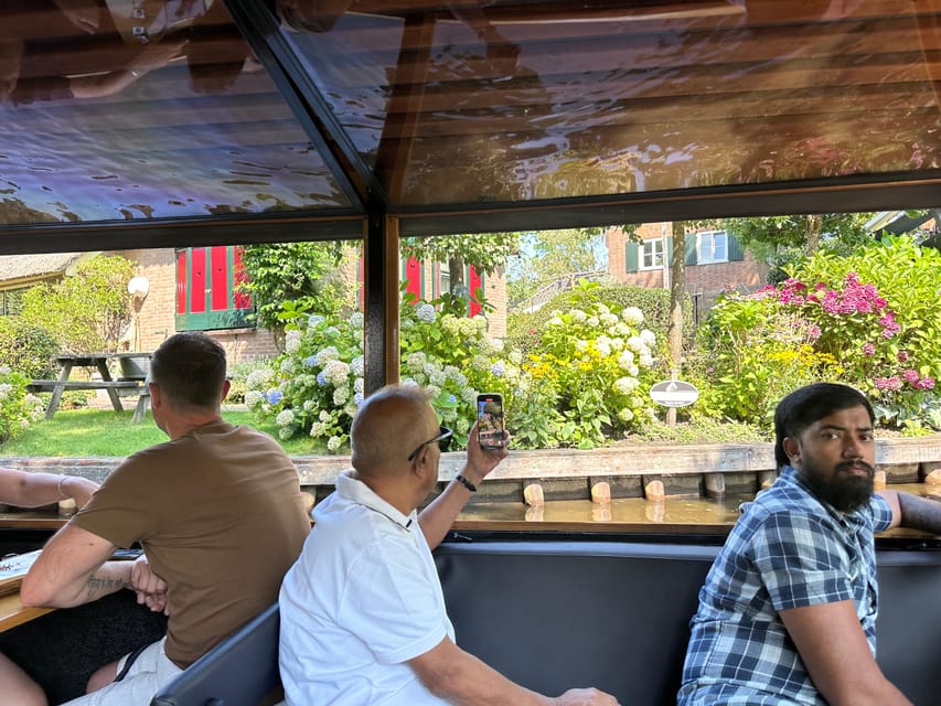 Giethoorn: Round trip from Amsterdam optional guided cruise - Who should book this tour, and who should skip it